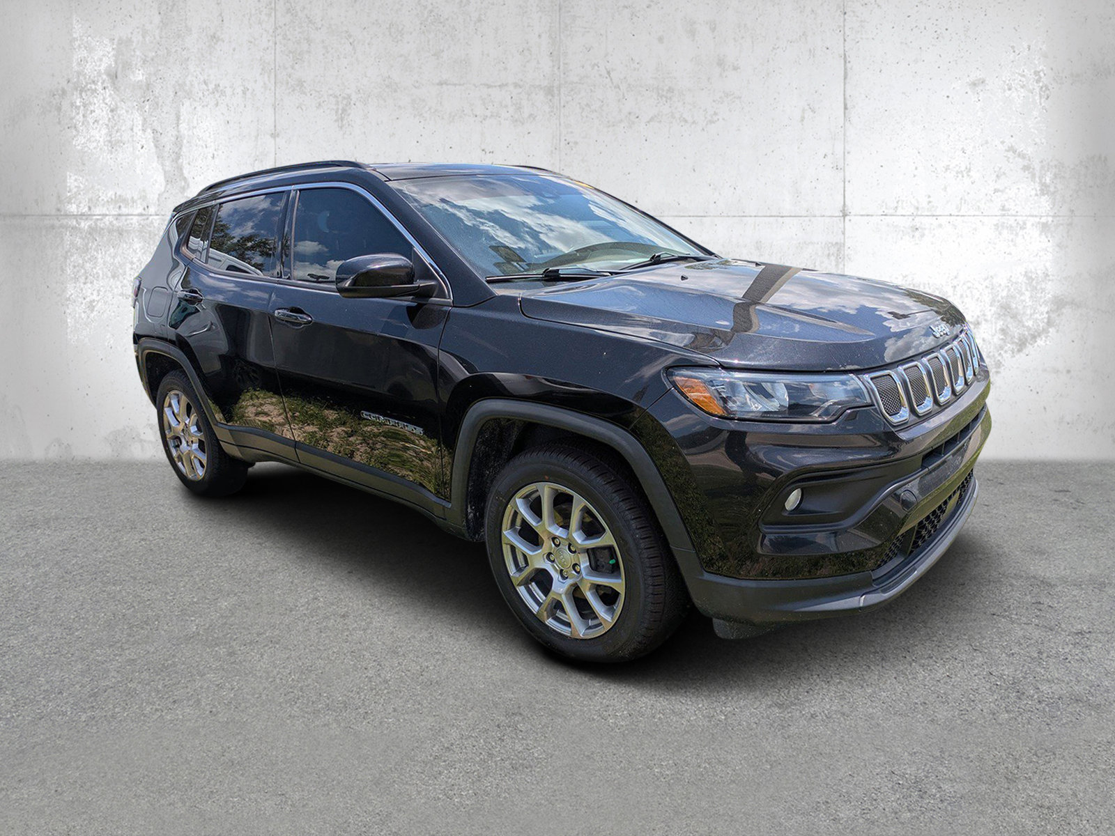 Certified 2022 Jeep Compass Latitude AWD/4WD image 1