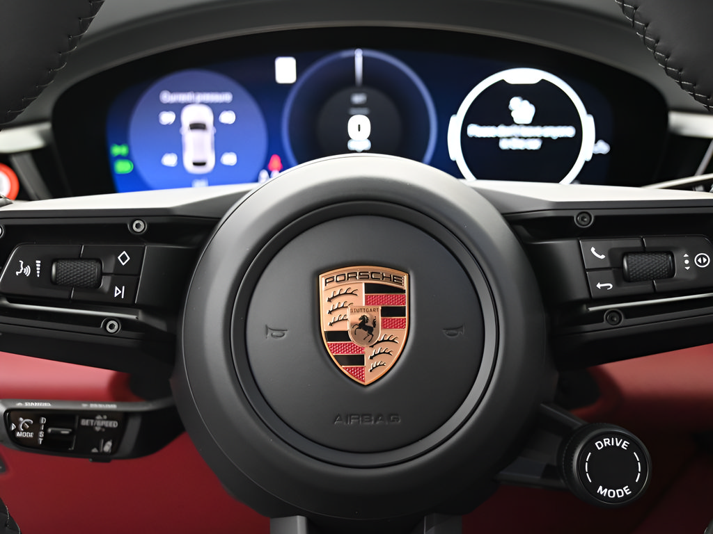 New 2024 Porsche Macan 4 Electric AWD/4WD image 19