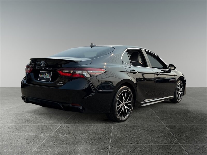 Used 2023 Toyota Camry SE FWD image 25