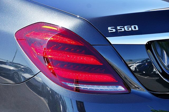 Used 2018 Mercedes-Benz S 560 Sedan image 7