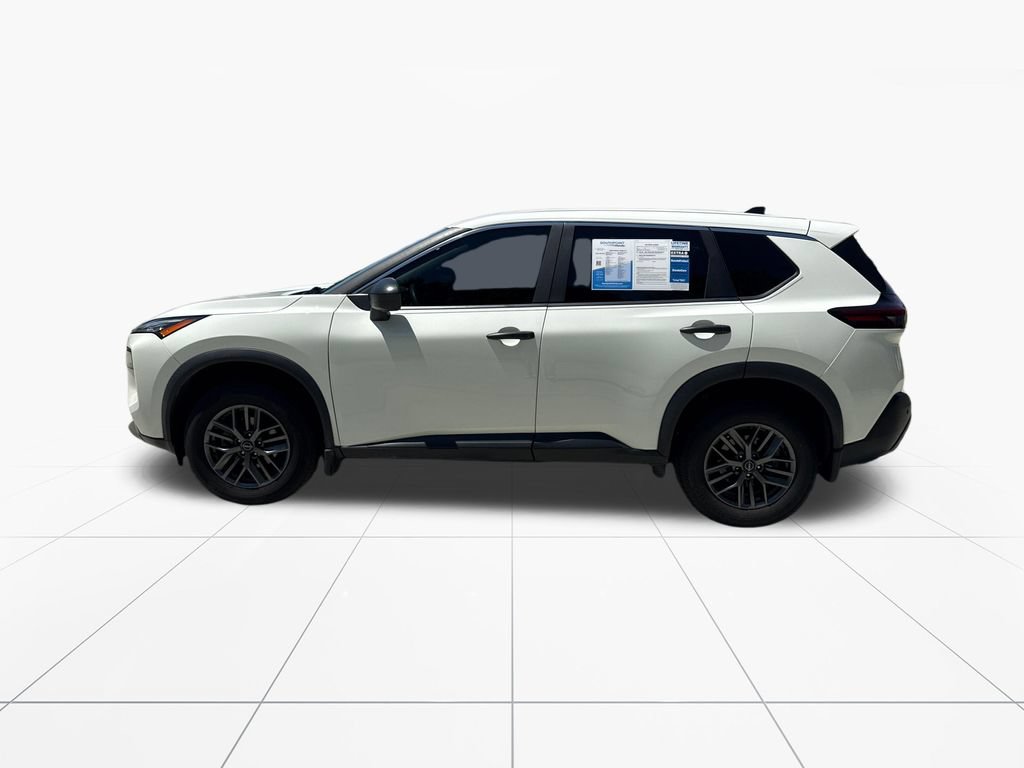 Used 2023 Nissan Rogue S FWD video 4