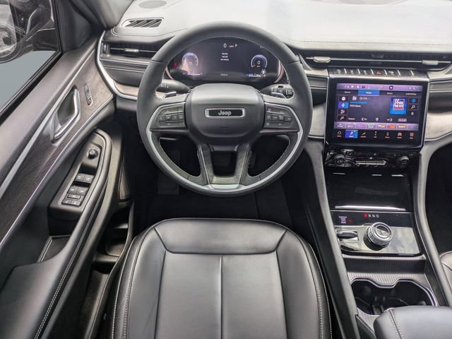 Used 2024 Jeep Grand Cherokee L Limited w/ Black Appearance Package image 16