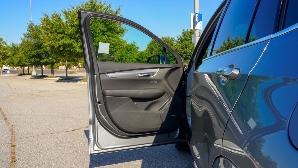 Certified 2025 Cadillac XT6 Luxury image 19