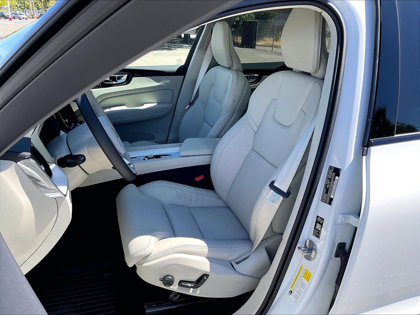 New 2027 Volvo XC60 B5 Ultra AWD/4WD image 11