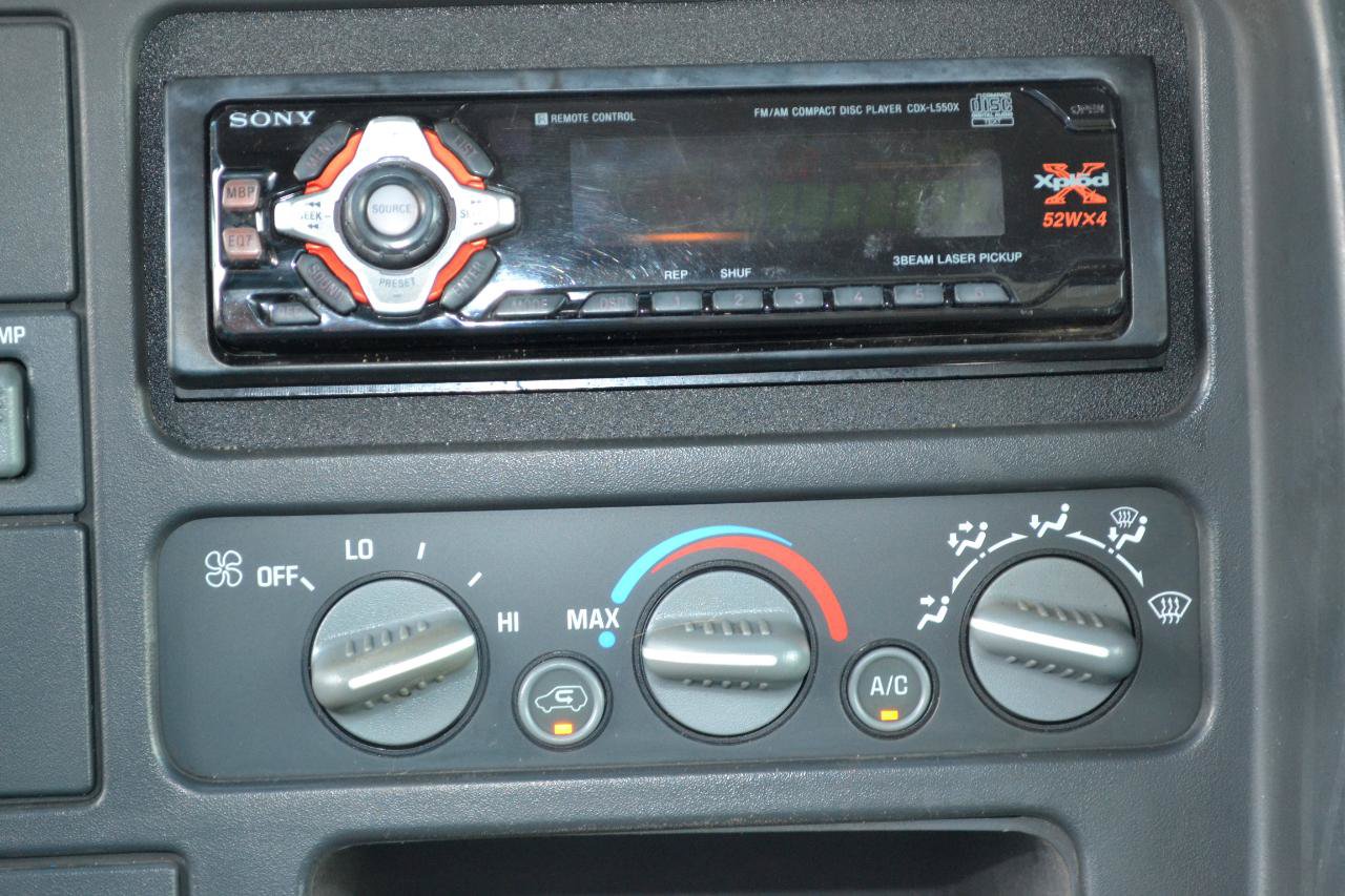 Used 1996 Chevrolet Silverado 3500 4x4 Extended Cab image 16