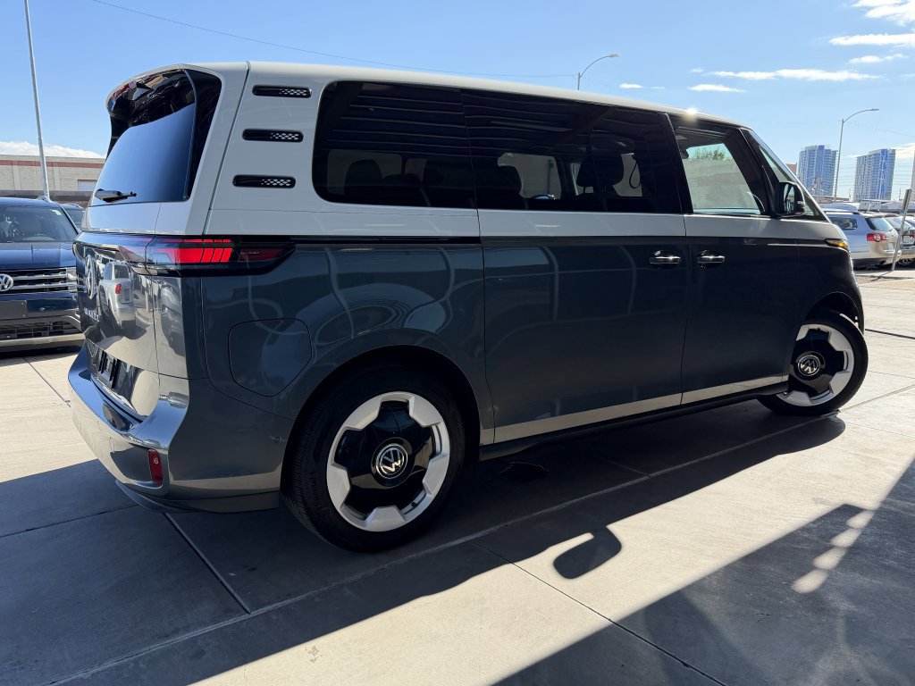 Used 2025 Volkswagen ID. Buzz Pro S Plus image 4
