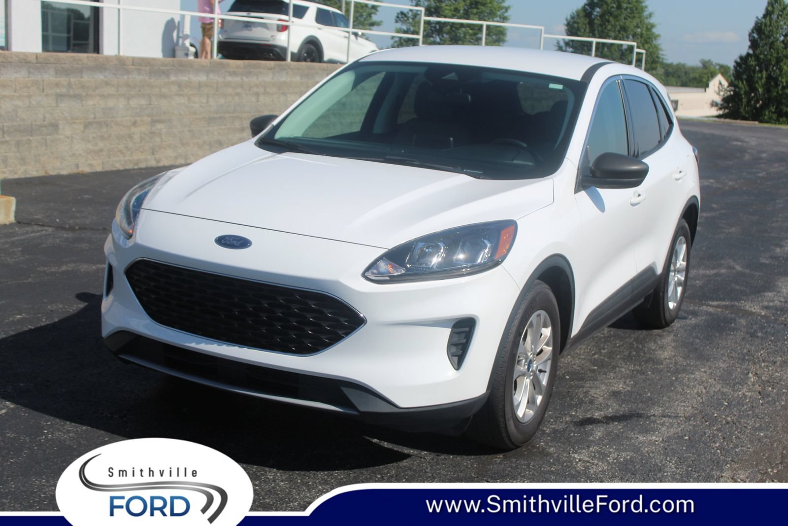 Used 2022 Ford Escape SE FWD image 1