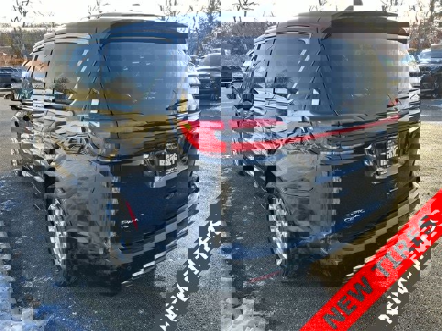 Certified 2024 Chrysler Pacifica Touring-L image 6