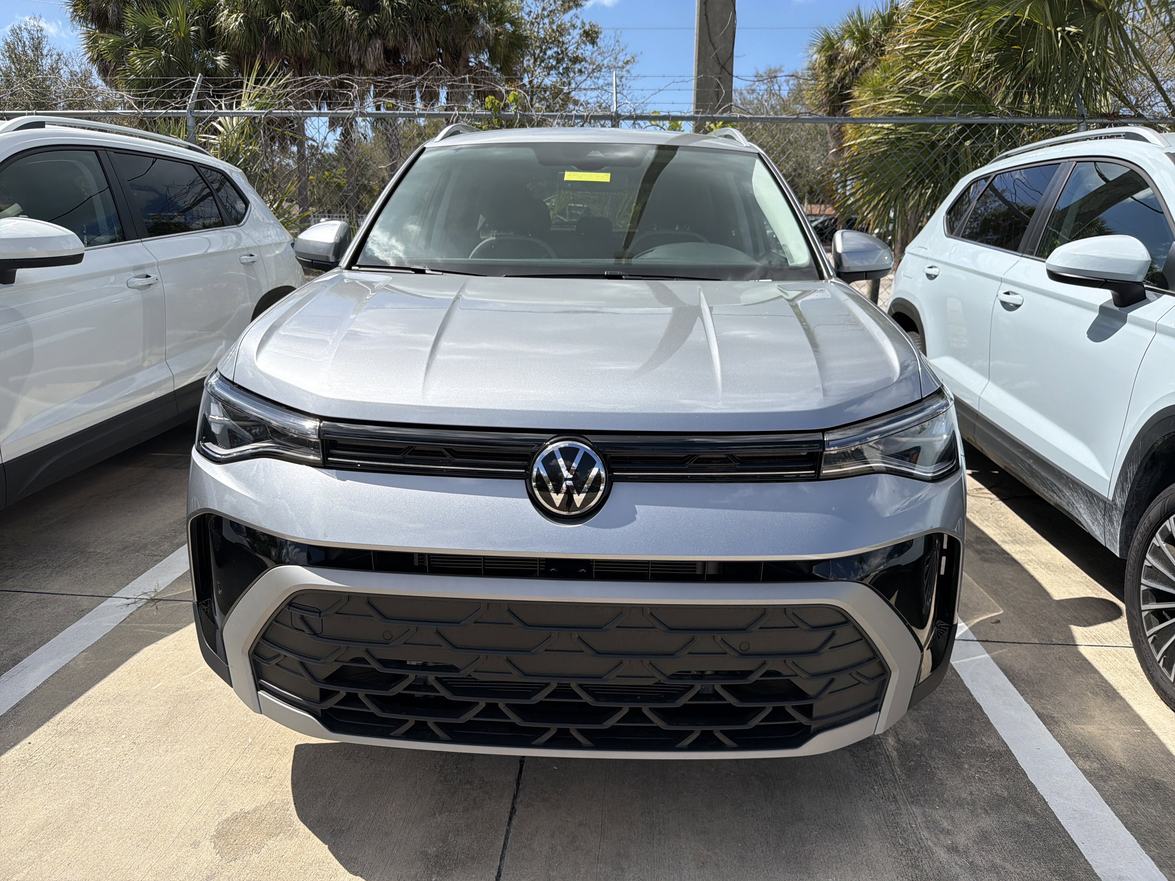 Used 2025 Volkswagen Taos SE video 2