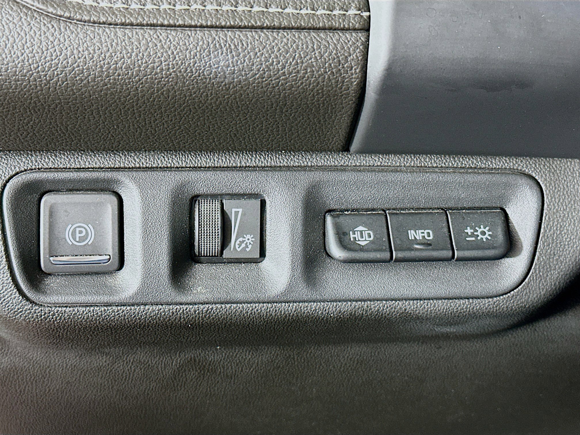 Used 2020 GMC Acadia Denali w/ Technology Package image 17