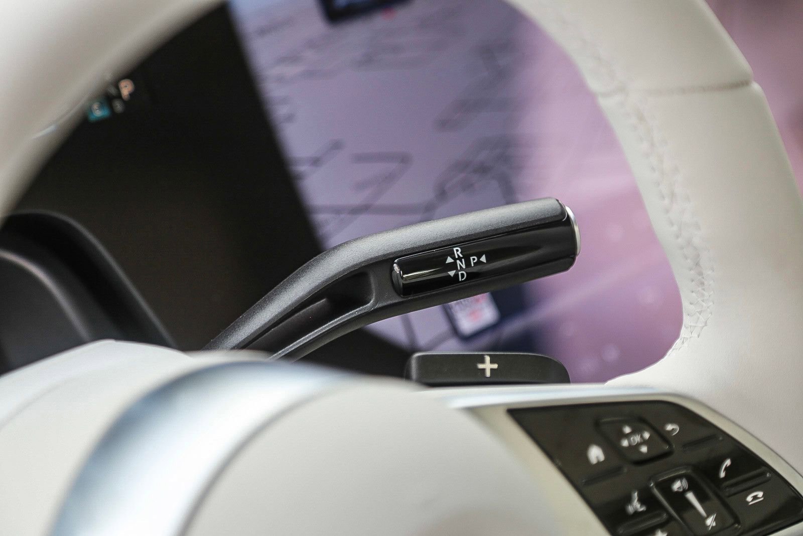 New 2024 Mercedes-Benz EQE 500 4MATIC Sedan image 17