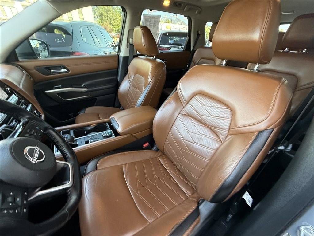 Used 2022 Nissan Pathfinder Platinum w/ Cargo Package AWD/4WD image 20