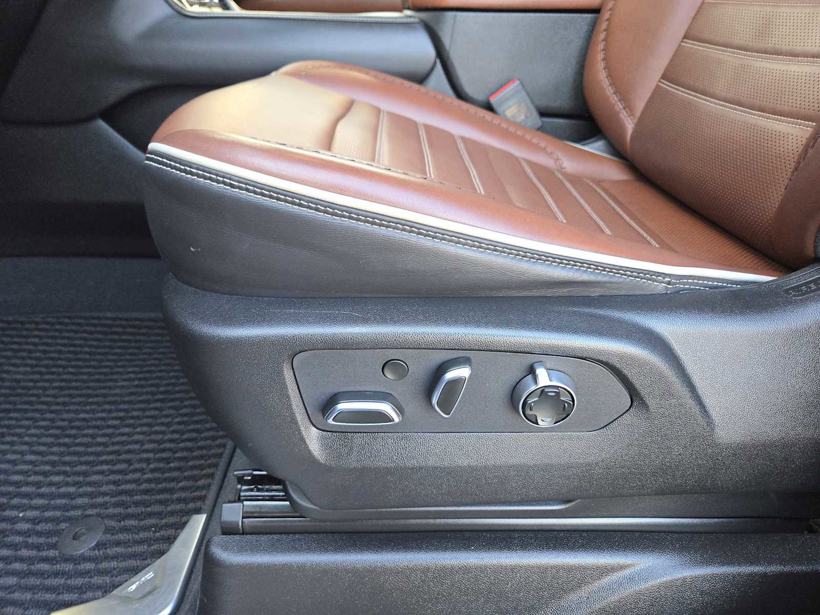 Certified 2023 GMC Yukon XL Denali Ultimate image 23