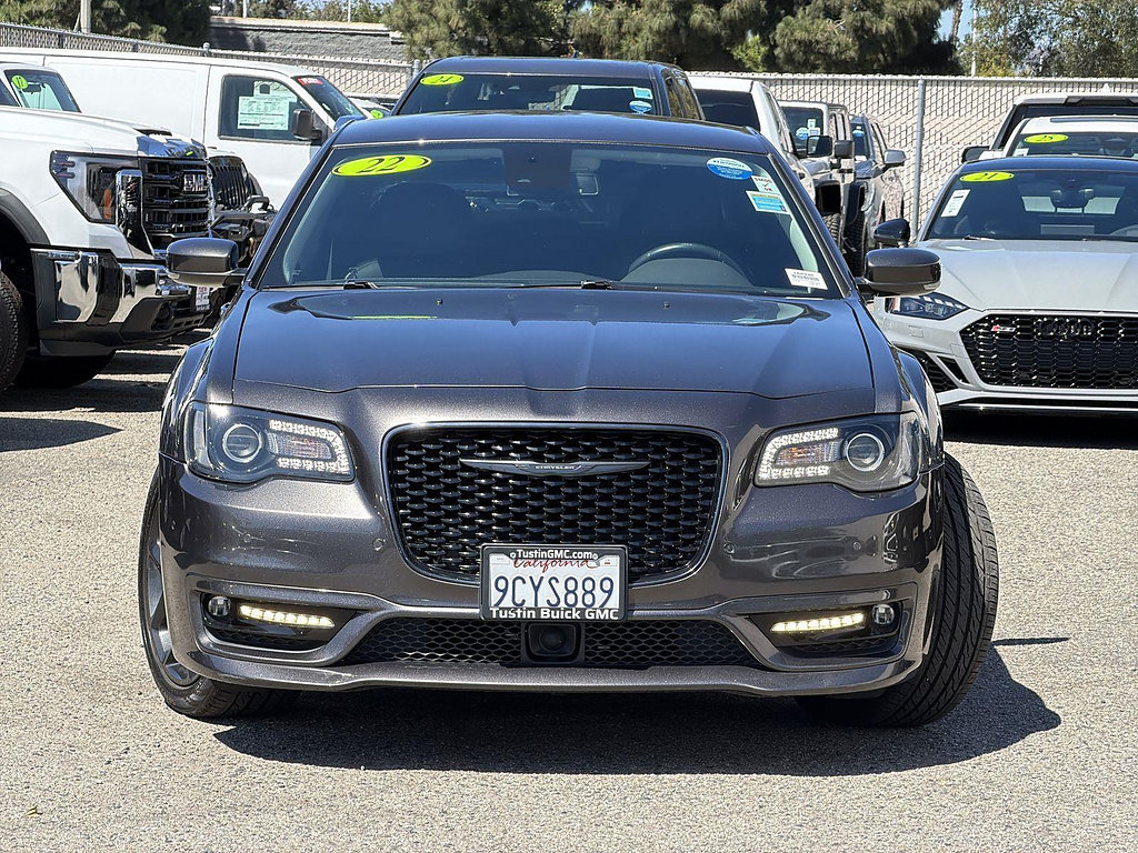 Used 2022 Chrysler 300 Touring L w/ Safetytec Plus Group RWD image 2