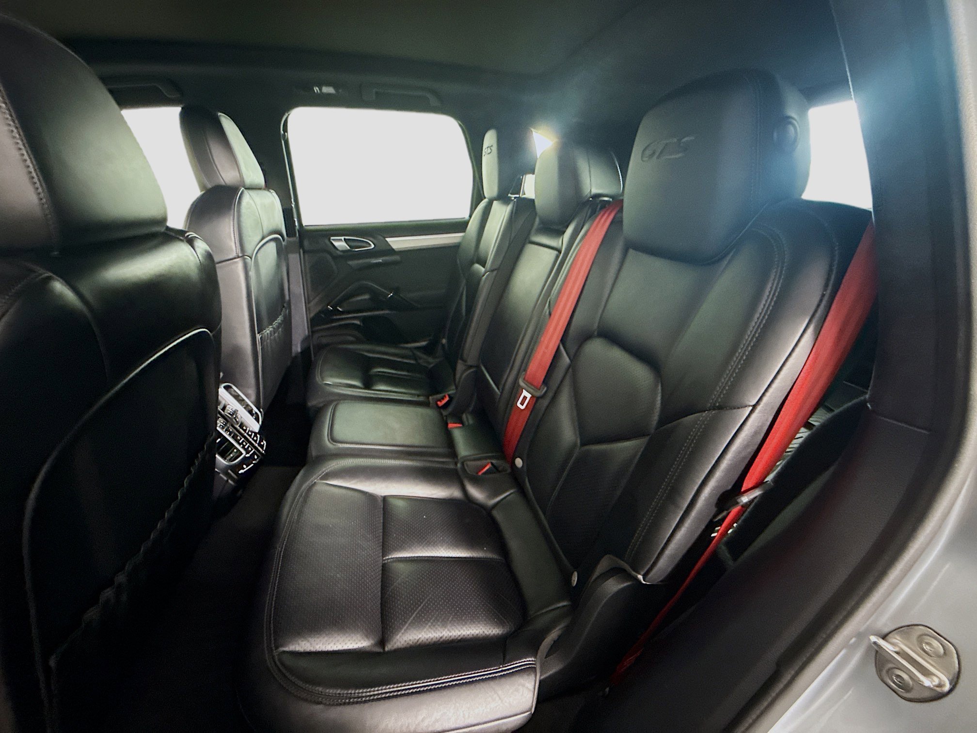 Used 2018 Porsche Cayenne GTS image 24