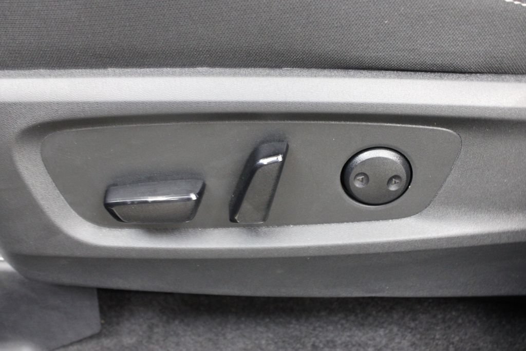 Used 2026 Nissan Pathfinder SV FWD image 18