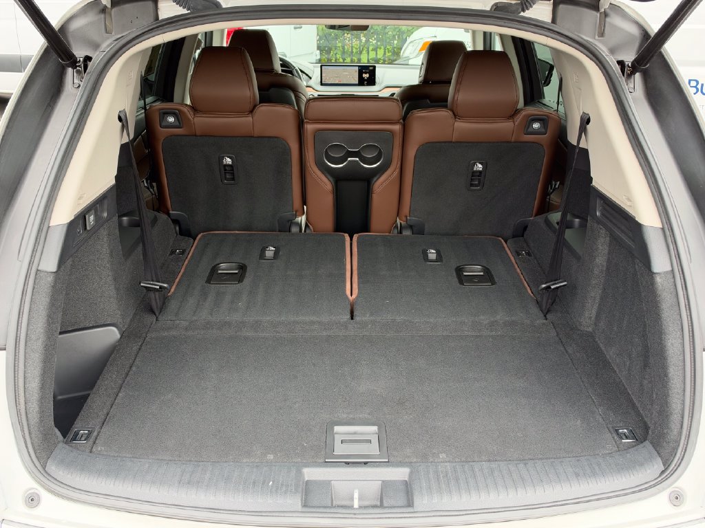 Used 2023 Acura MDX w/ Technology Package AWD/4WD image 18