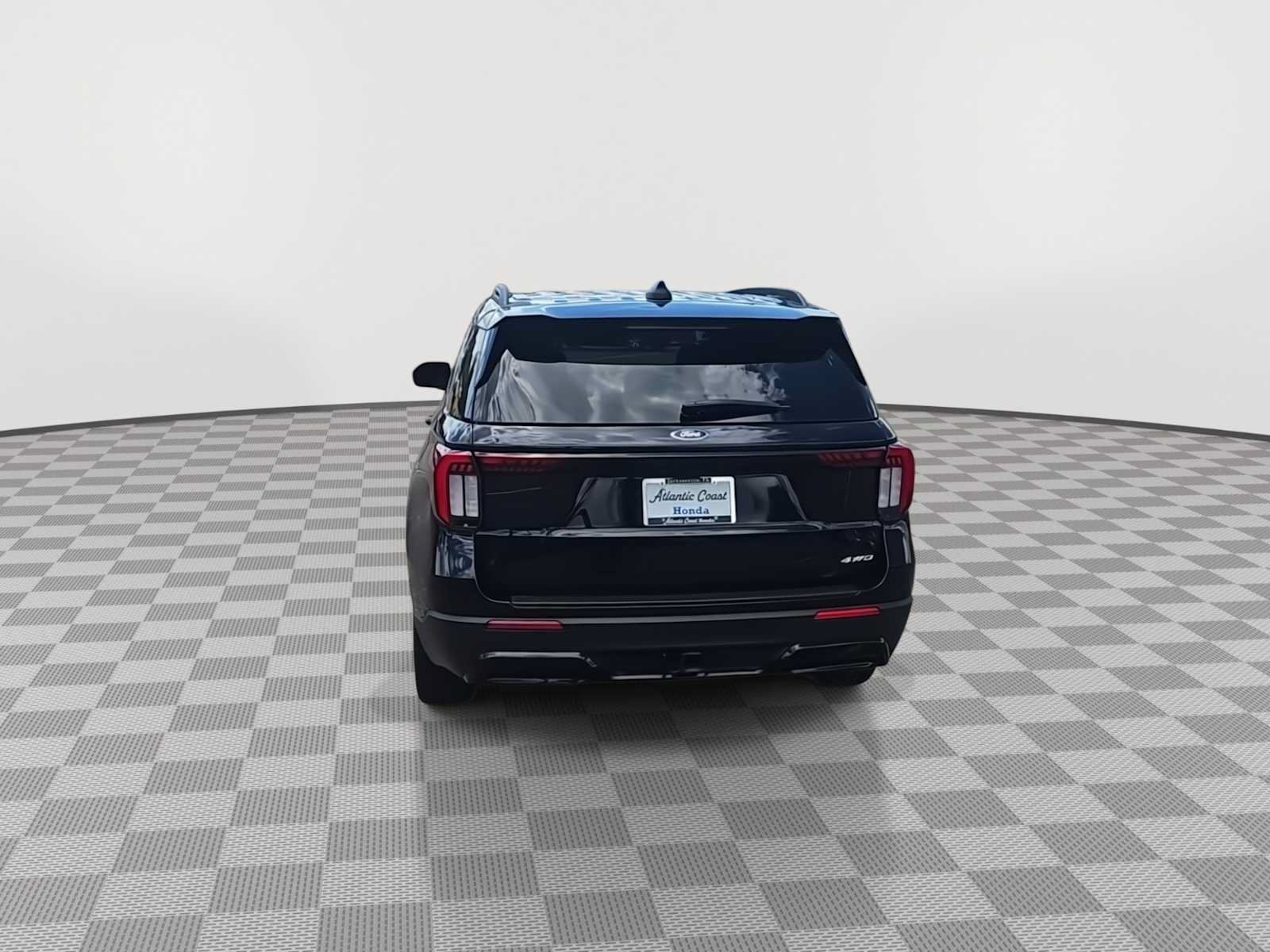 Used 2025 Ford Explorer ST-Line w/ ST-Line Street Pack AWD/4WD image 7