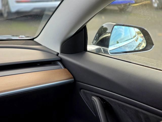 Used 2019 Tesla Model 3 Standard Range Plus image 20