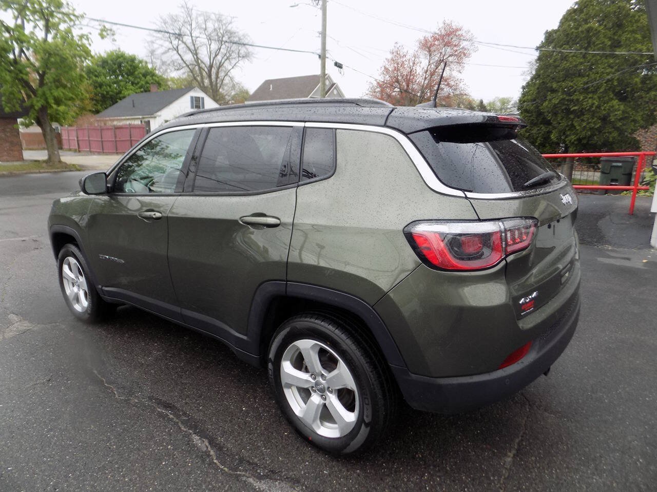 Used 2019 Jeep Compass Latitude w/ Cold Weather Group AWD/4WD image 6