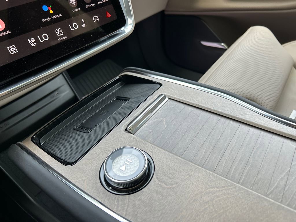 New 2026 Volvo EX90 Plus AWD/4WD image 19