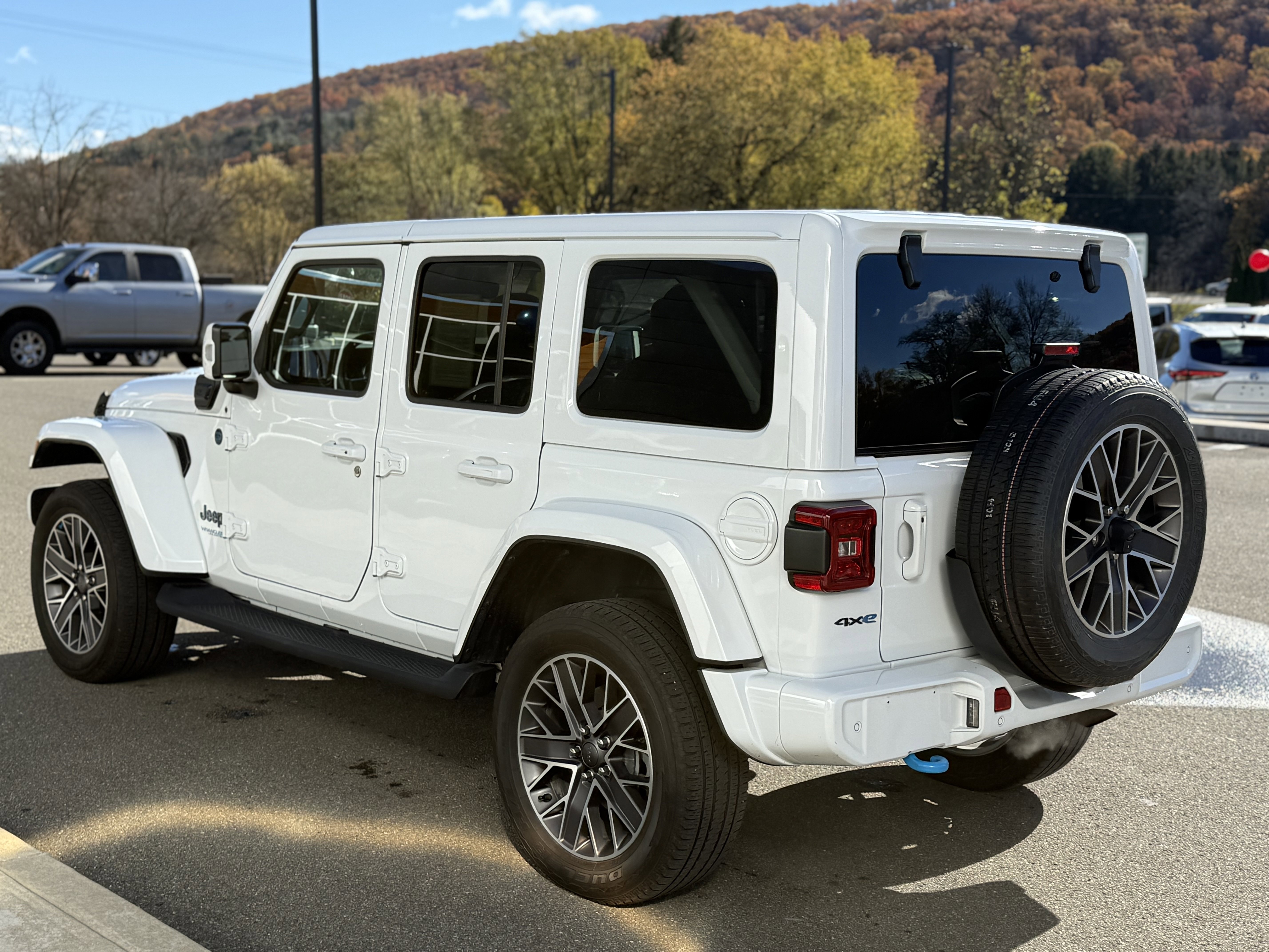 Used 2022 Jeep Wrangler Unlimited Sahara image 4