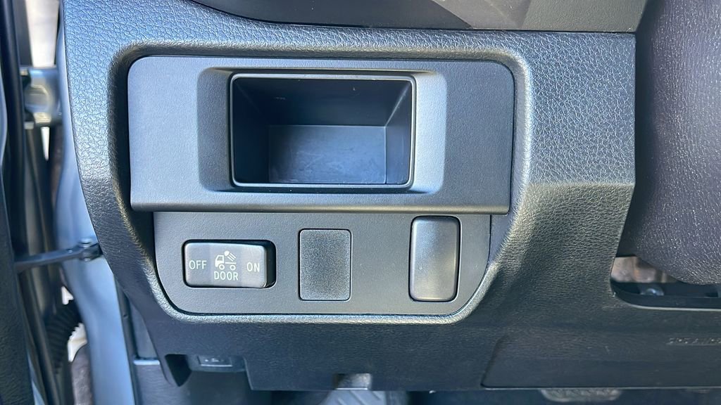 Used 2016 Toyota Tacoma SR5 image 27