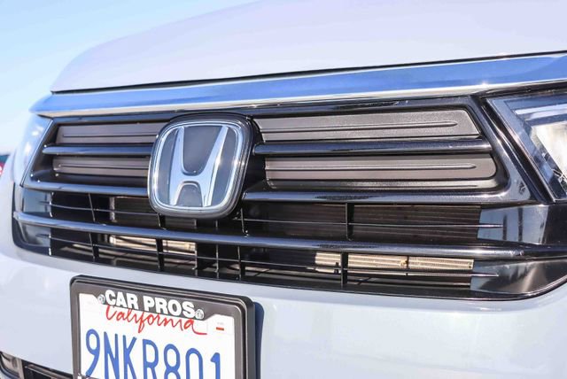 Certified 2024 Honda Odyssey Touring image 13