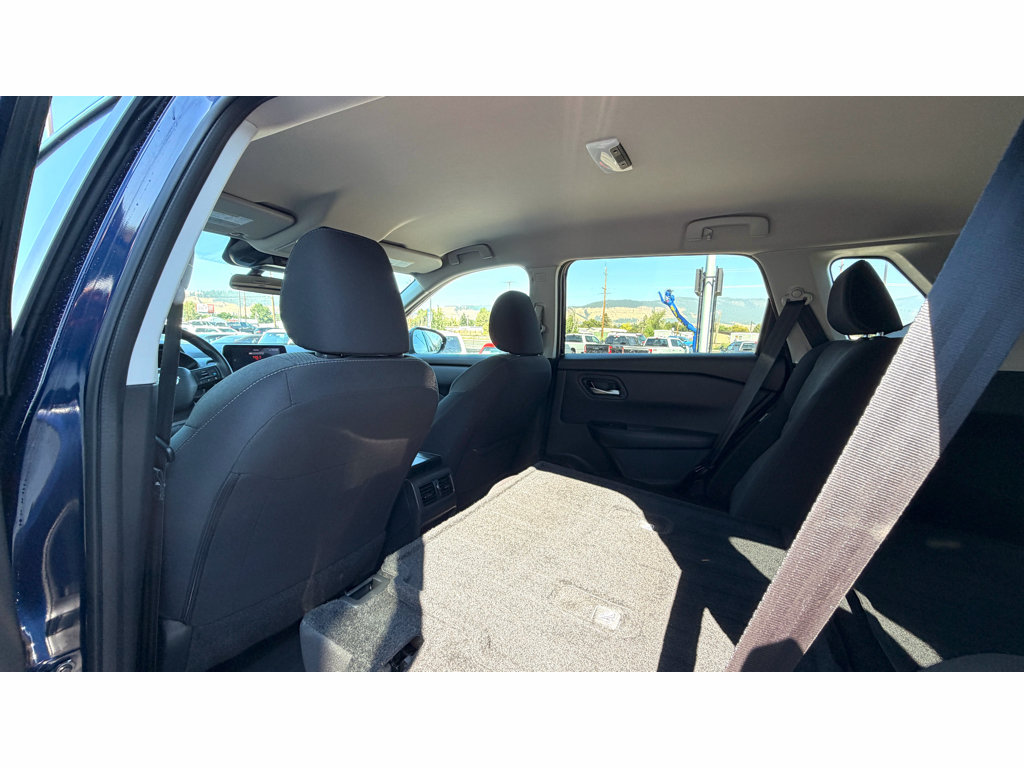 Used 2025 Nissan Rogue SV FWD image 14