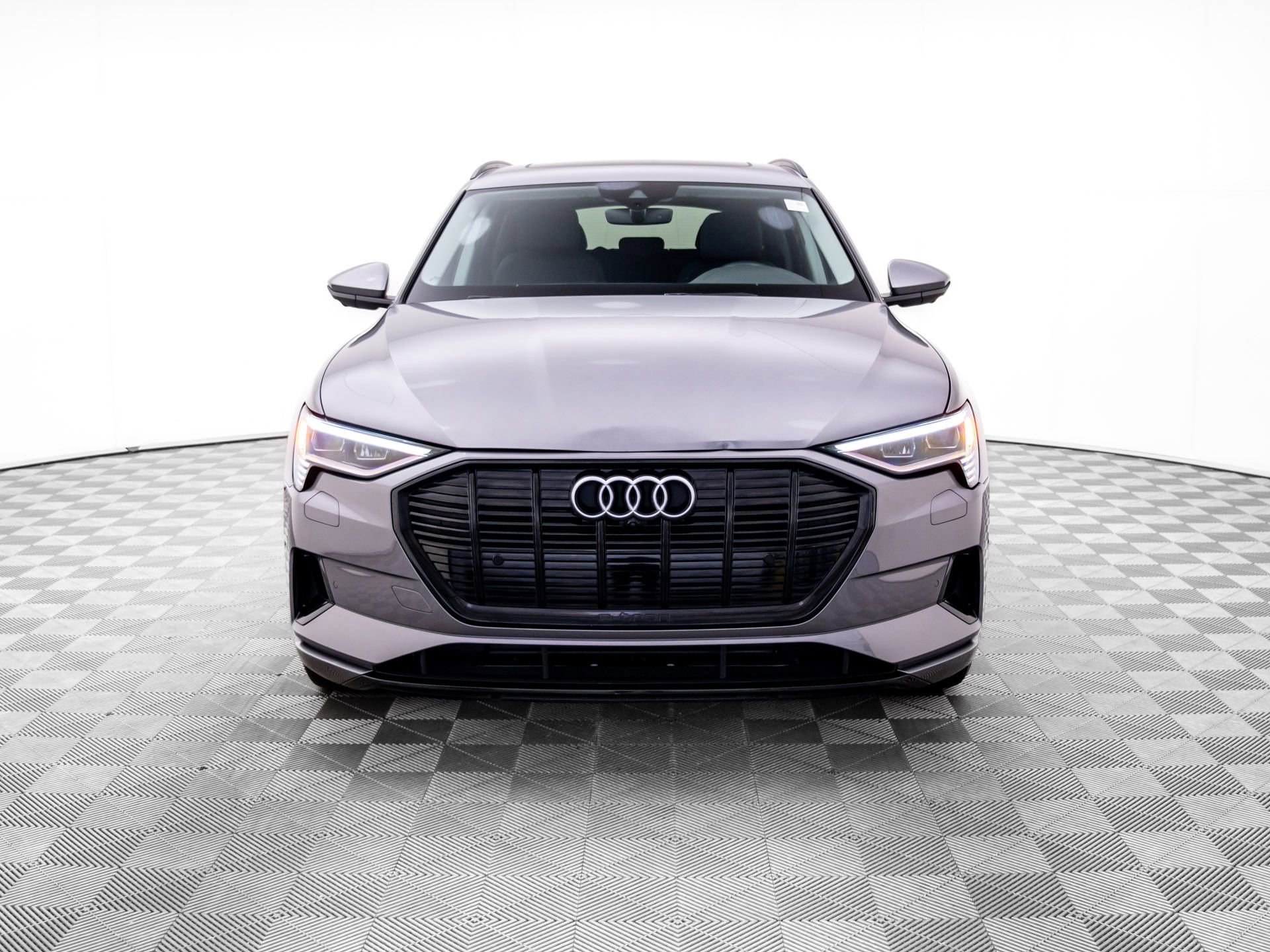 Used 2022 Audi e-tron Premium AWD/4WD image 9