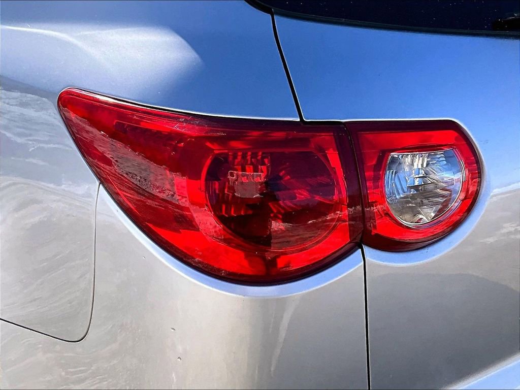 Used 2012 Chevrolet Traverse LT image 27