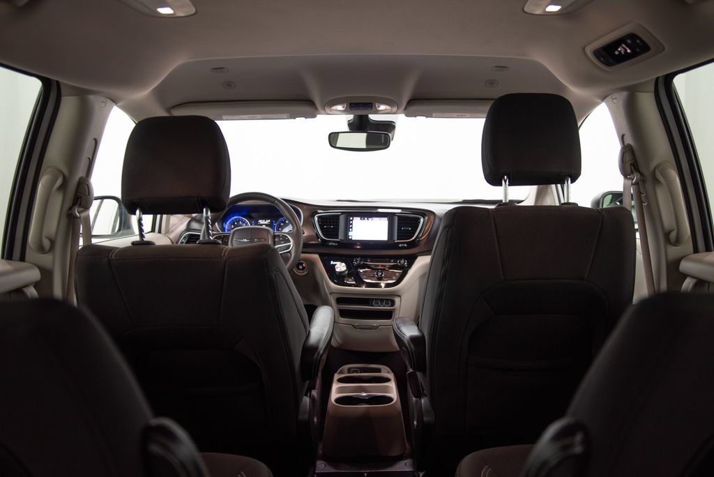Used 2023 Chrysler Voyager LX FWD image 19