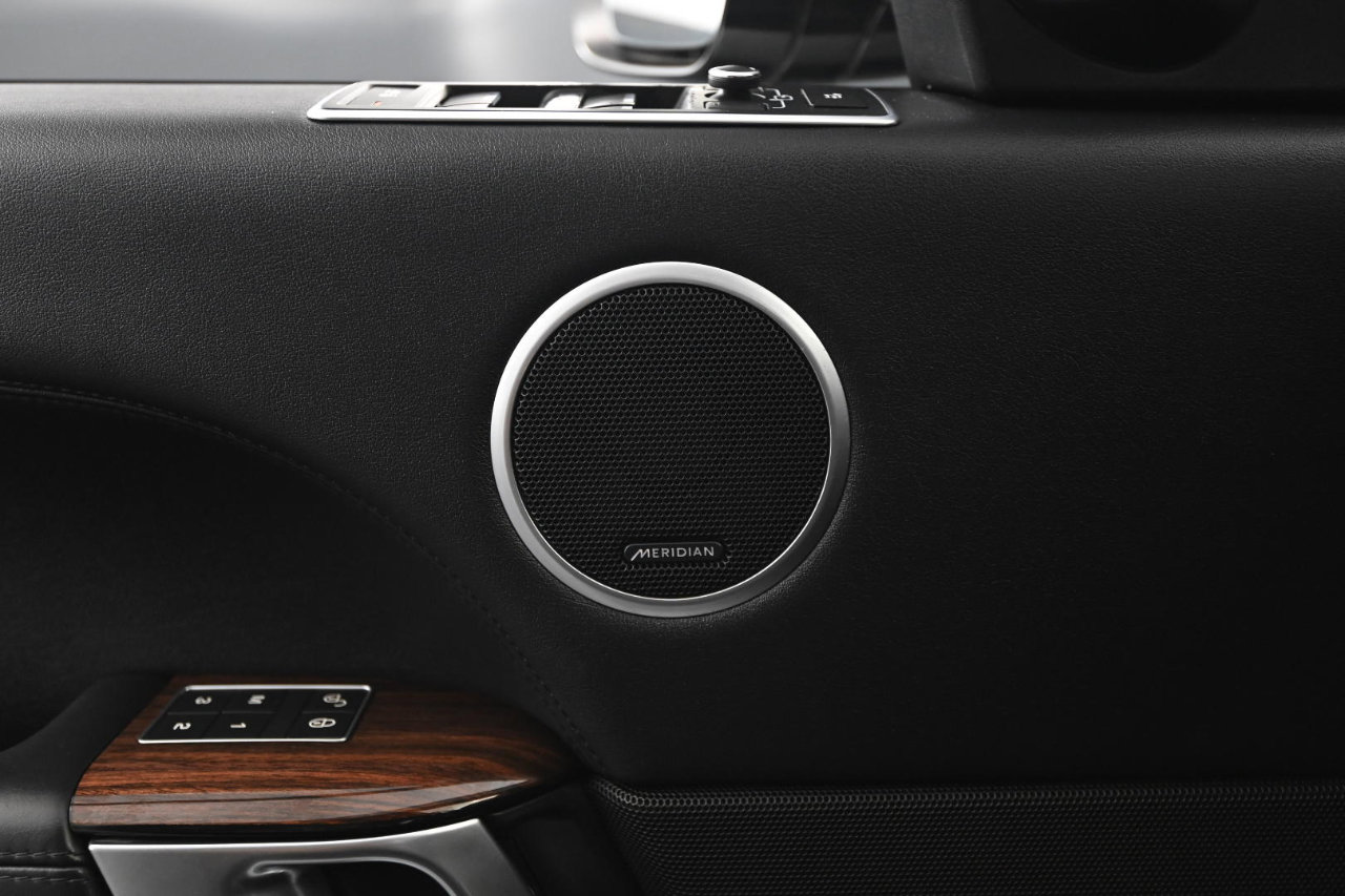 Used 2016 Land Rover Range Rover HSE image 31