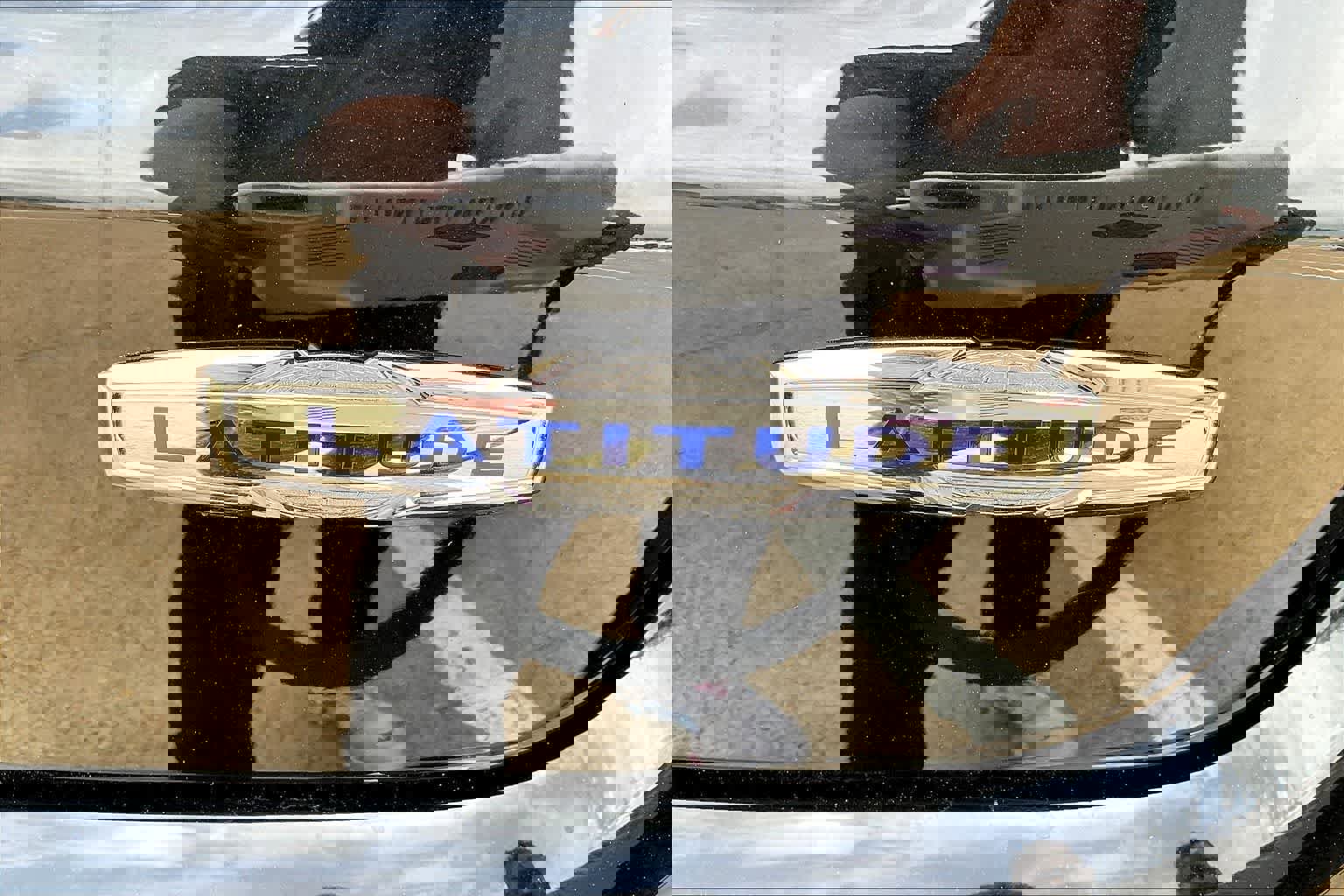 Used 2025 Jeep Compass Latitude image 7