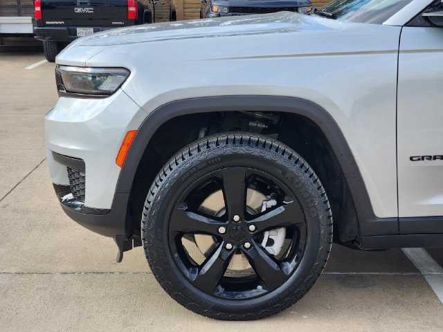 Used 2023 Jeep Grand Cherokee L Laredo RWD image 15
