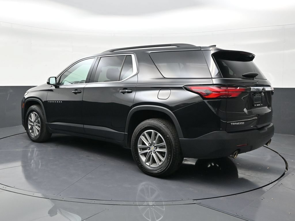 Used 2023 Chevrolet Traverse LT FWD image 3
