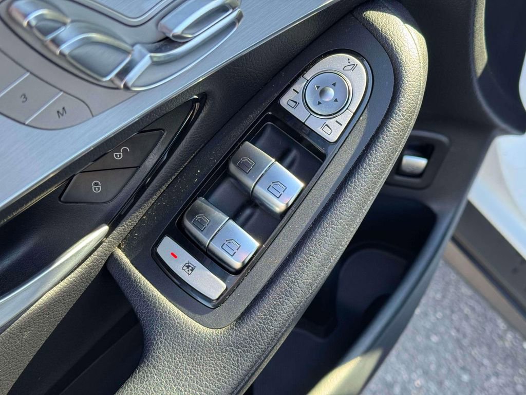 Used 2019 Mercedes-Benz GLC 300 image 16