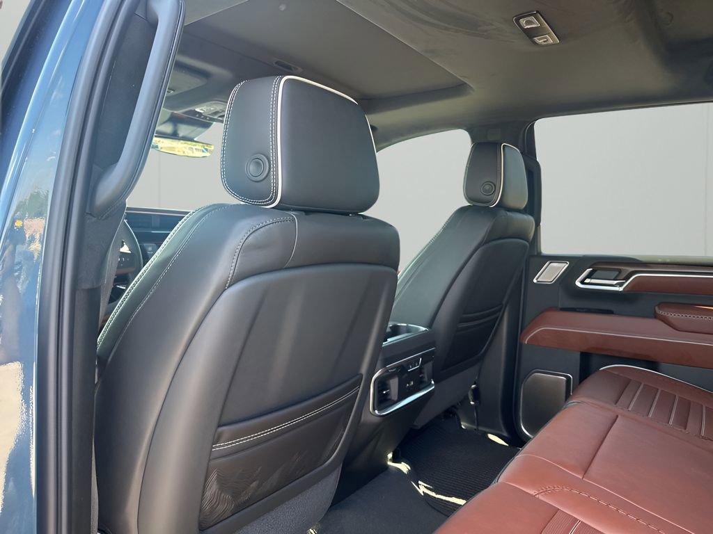 New 2026 GMC Sierra 2500 Denali Ultimate w/ LPO, Black Badging Package image 20