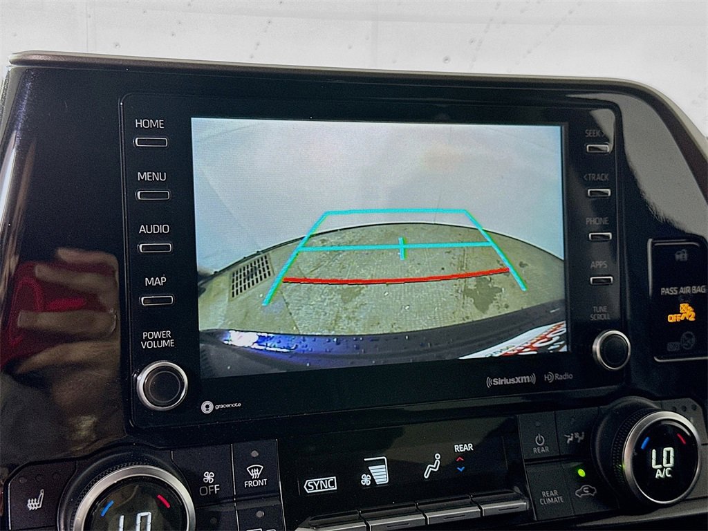 Used 2021 Toyota Highlander XLE image 10