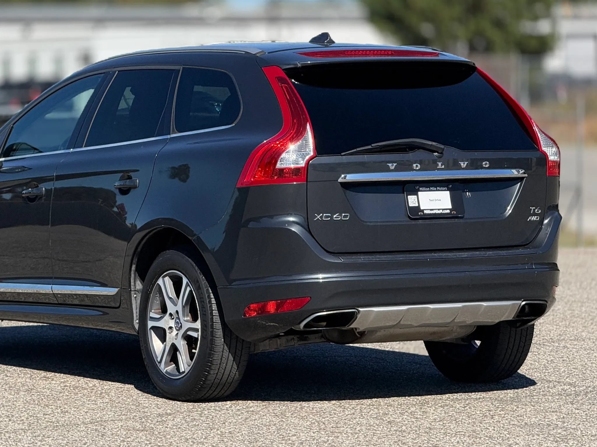 Used 2015 Volvo XC60 T6 AWD/4WD image 16