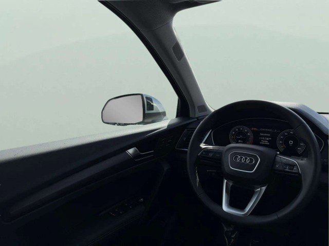 Certified 2025 Audi Q5 2.0T Premium Plus w/ Premium Plus Package image 12
