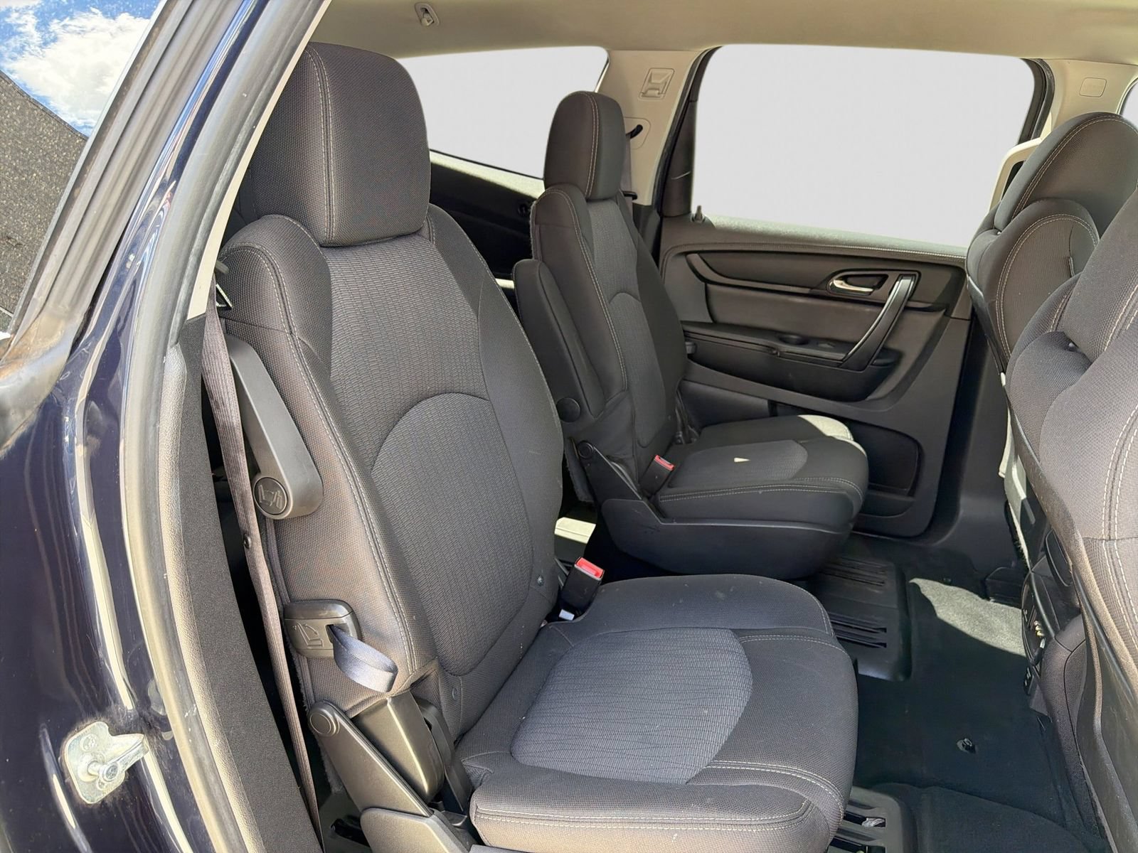 Used 2015 Chevrolet Traverse LT w/ Traveler's Package FWD image 24