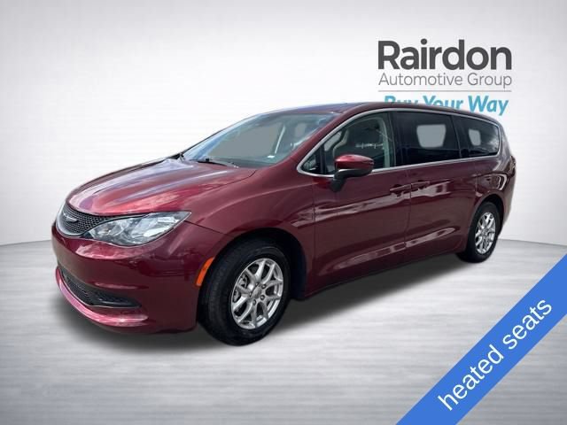Used 2023 Chrysler Voyager LX FWD image 3