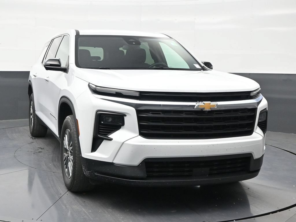 Used 2024 Chevrolet Traverse LS FWD image 7
