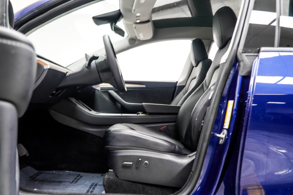 Used 2023 Tesla Model Y AWD image 35