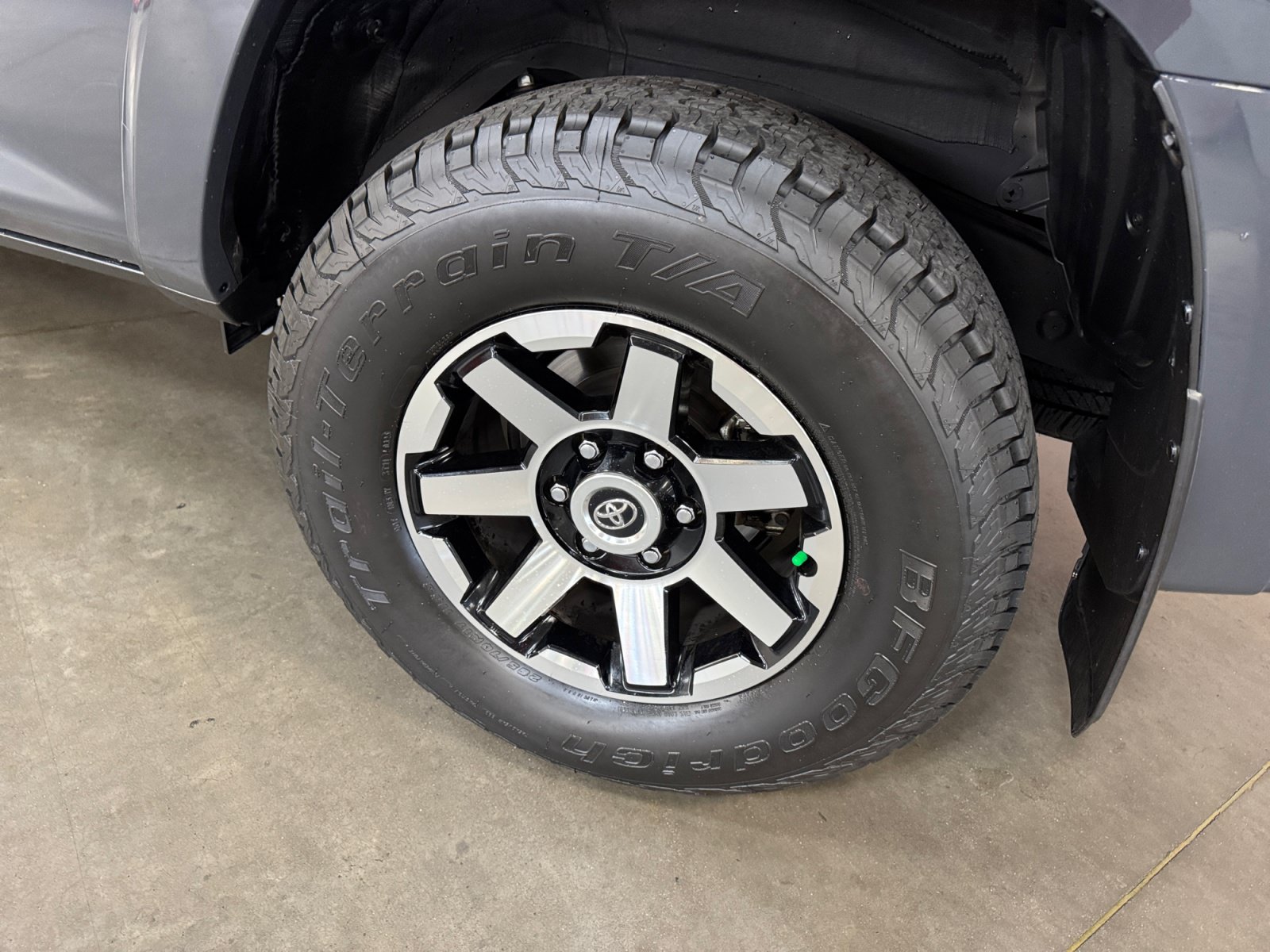Certified 2024 Toyota 4Runner TRD Off-Road Premium w/ Moonroof Package AWD/4WD image 26