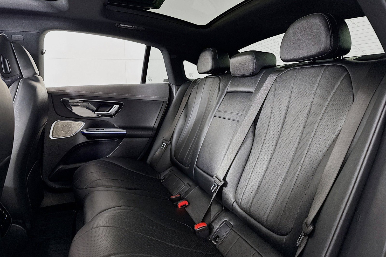 Certified 2023 Mercedes-Benz EQE 350+ 4MATIC Sedan w/ Exclusive Trim Package image 9