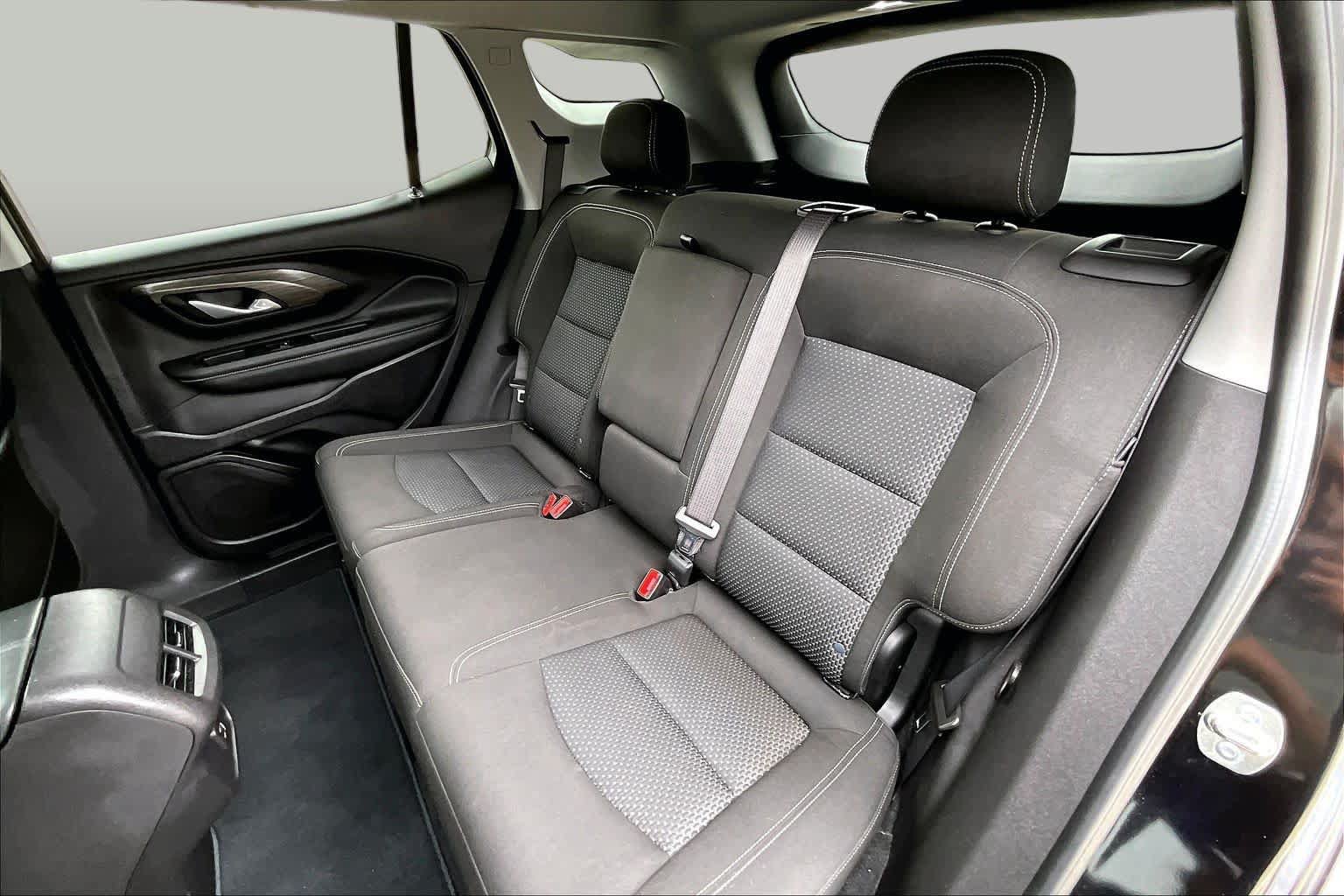 Used 2024 GMC Terrain SLE w/ Driver Convenience Package FWD image 35