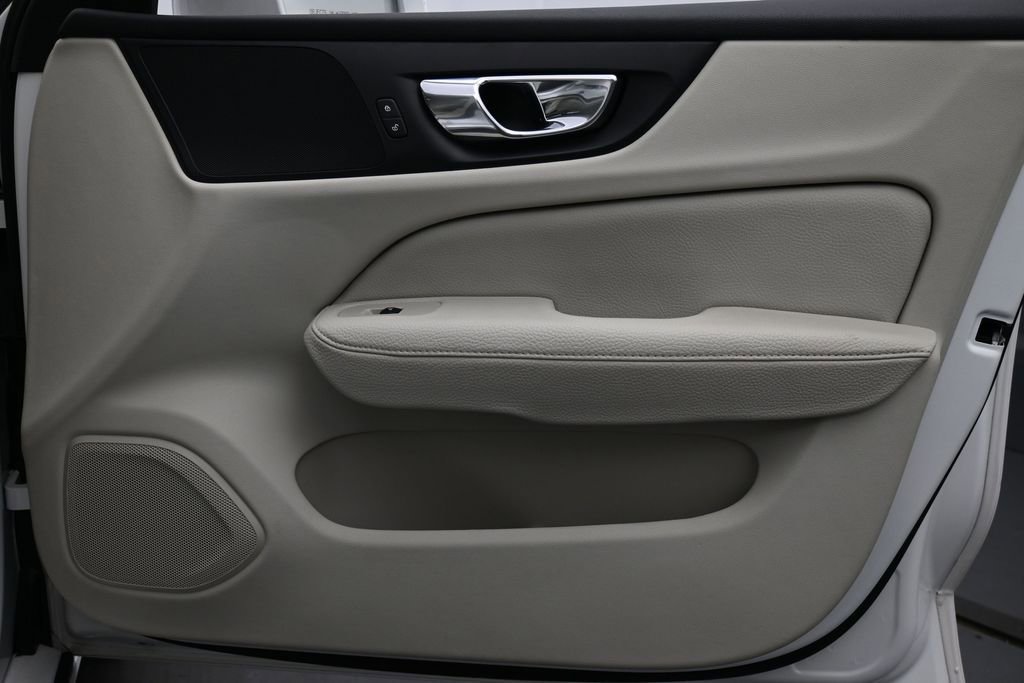 Used 2019 Volvo S60 T5 Momentum w/ Premium Package FWD image 25