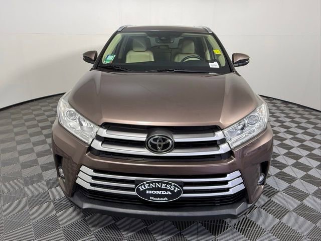 Used 2019 Toyota Highlander XLE FWD image 9